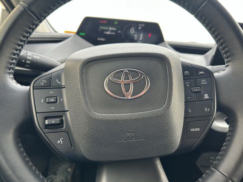 Used 2024 Toyota Prius LE FWD image 19