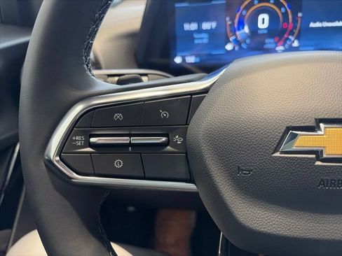 New 2026 Chevrolet Equinox LT w/ Convenience Package II FWD image 17