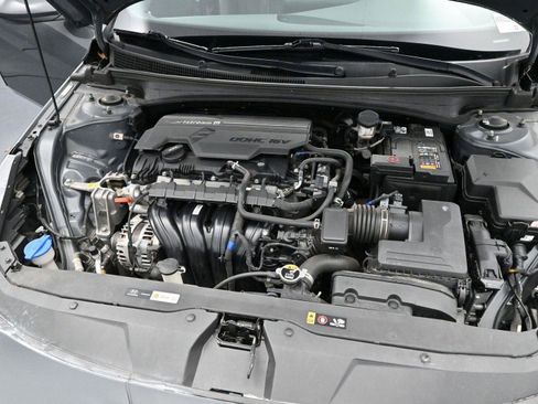 Used 2023 Hyundai Elantra SEL image 30