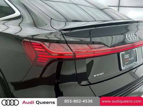Used 2021 Audi e-tron Premium Plus w/ Premium Plus Package AWD/4WD image 8