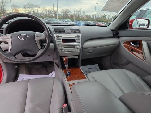 Used 2011 Toyota Camry LE image 13