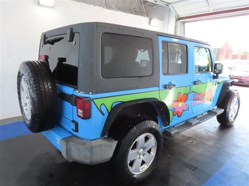 Used 2012 Jeep Wrangler Unlimited Sahara w/ Connectivity Group AWD/4WD image 12