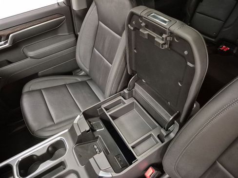 New 2026 GMC Sierra 1500 SLT image 36