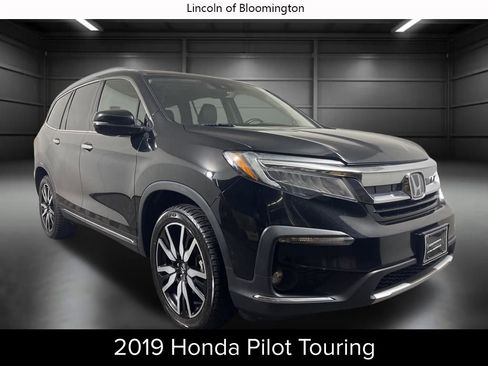Used 2019 Honda Pilot Touring image 1