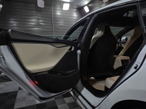 Used 2019 Tesla Model S Long Range image 32