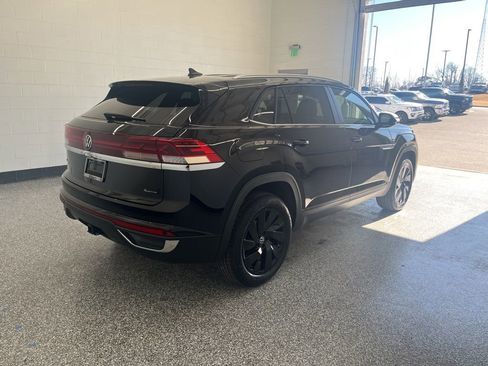 New 2026 Volkswagen Atlas Cross Sport SE AWD/4WD image 8