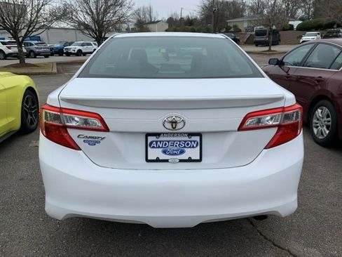 Used 2013 Toyota Camry SE image 3