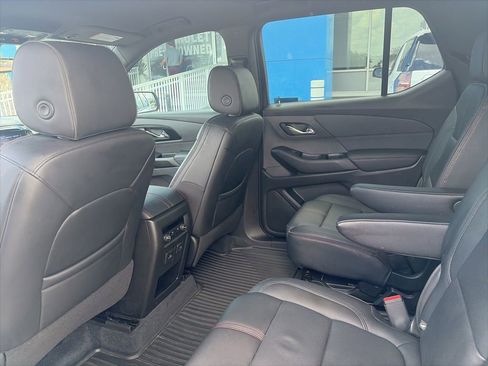 Used 2023 Chevrolet Traverse RS FWD image 13