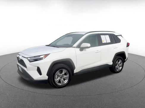 Used 2025 Toyota RAV4 XLE image 7