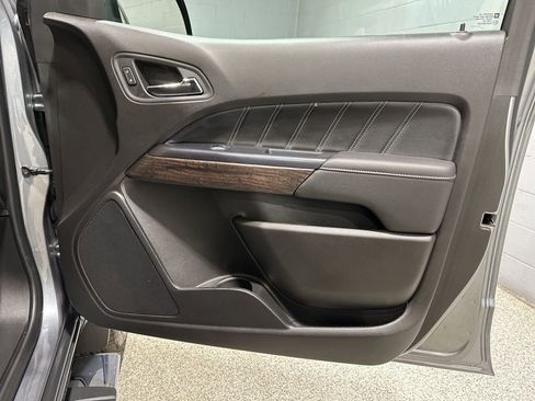 Used 2021 GMC Canyon Denali image 17