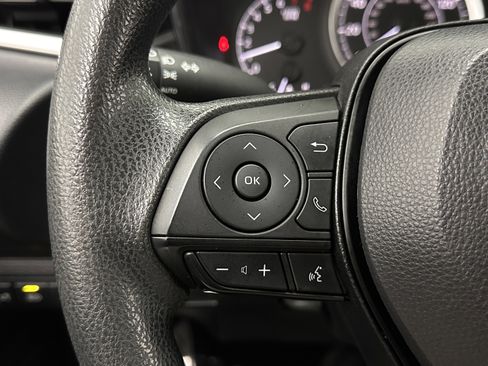 Used 2022 Toyota Corolla LE image 16