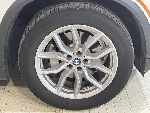 Used 2023 BMW X5 xDrive40i w/ Premium Package AWD/4WD image 16
