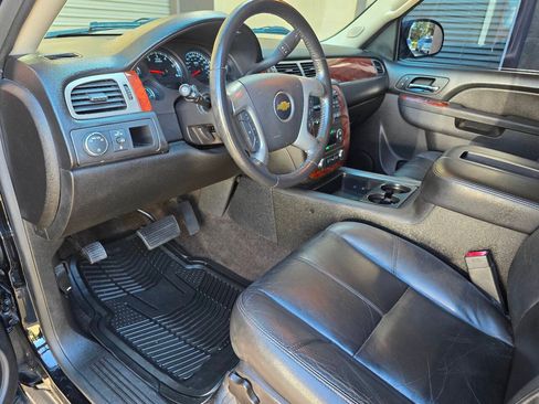 Used 2014 Chevrolet Tahoe LT RWD image 18