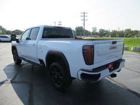 Certified 2024 GMC Sierra 2500 AT4 AWD/4WD image 10