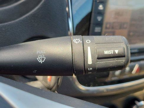 Used 2013 Chrysler 200 Limited FWD image 19