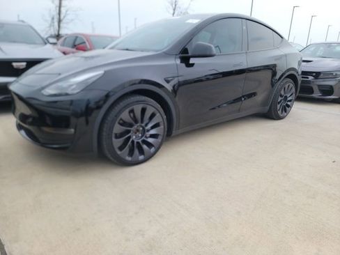 Used 2023 Tesla Model Y Long Range AWD/4WD image 1