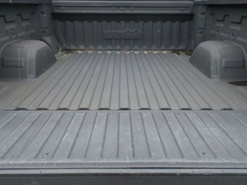 Used 2023 Chevrolet Silverado 1500 High Country w/ Z71 Off-Road Package image 39