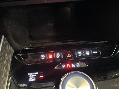 Used 2024 Jeep Wagoneer Series II w/ Flexible Seating Group image 24