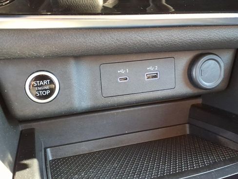 Used 2023 Nissan Rogue S AWD/4WD image 18