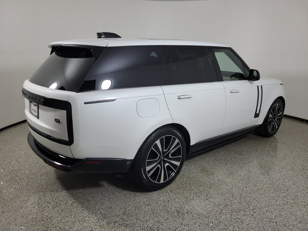 Used 2023 Land Rover Range Rover SE AWD/4WD image 4