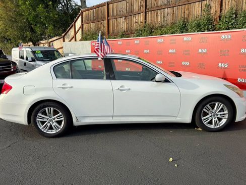 Used 2011 INFINITI G37 Journey w/ Premium Pkg image 5