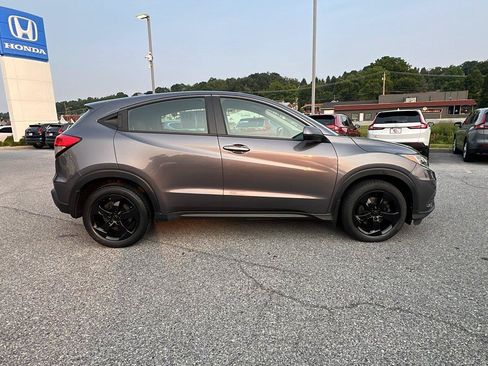 Used 2019 Honda HR-V LX image 3
