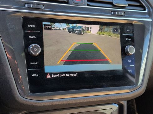 Used 2023 Volkswagen Tiguan SE R-Line image 16