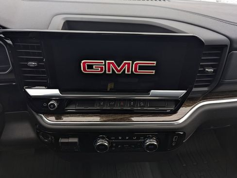 New 2026 GMC Sierra 2500 SLE image 23