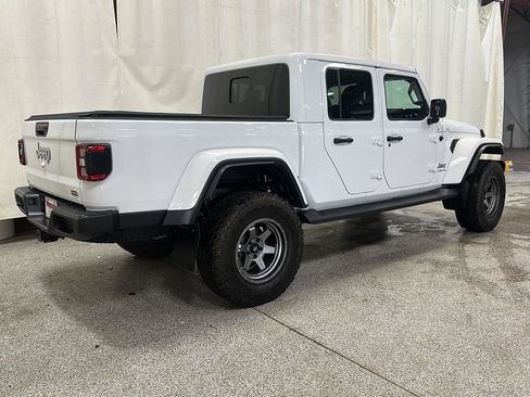 Used 2021 Jeep Gladiator Overland AWD/4WD image 5