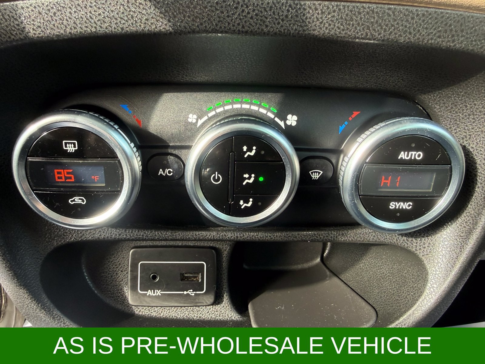Used 2015 FIAT 500L Trekking FWD image 36