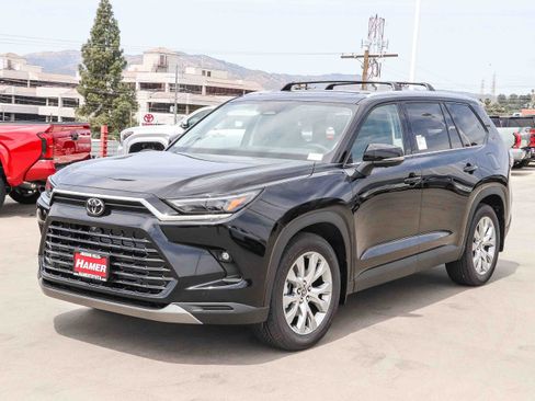 New 2026 Toyota Grand Highlander Limited image 3