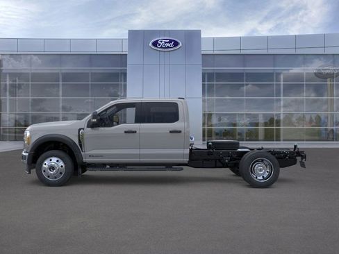 New 2025 Ford F550 4x4 Crew Cab w/ XLT Value Package image 3