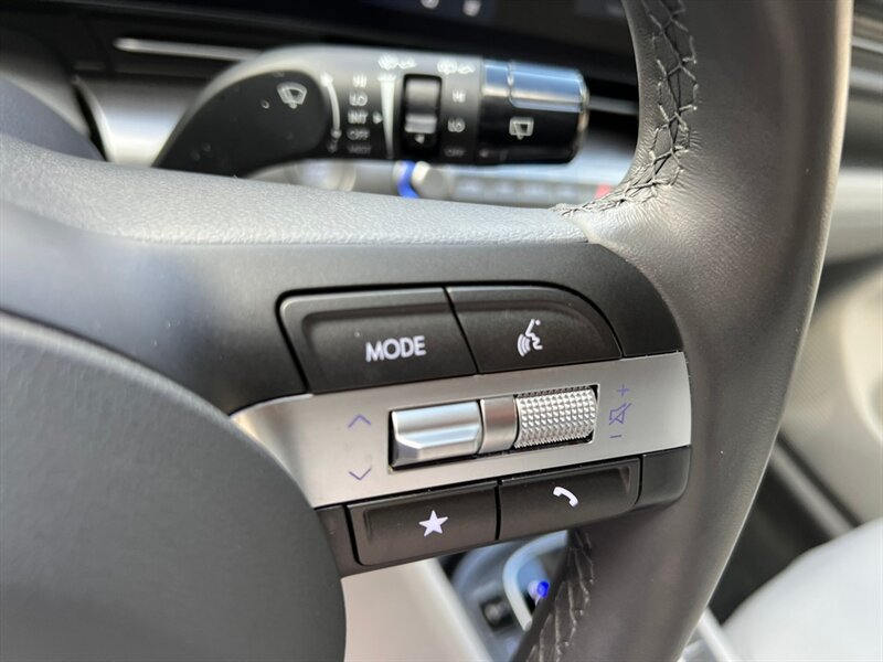 Used 2025 Hyundai Kona SEL AWD/4WD image 27