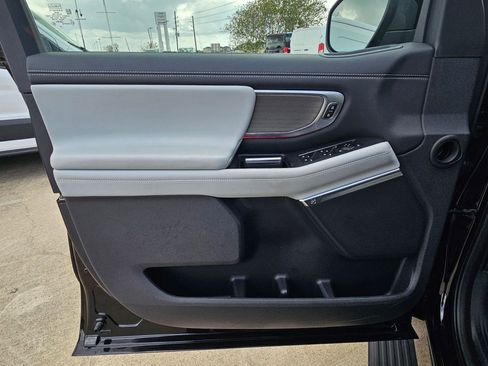 Used 2025 Ford Expedition Max Platinum image 13