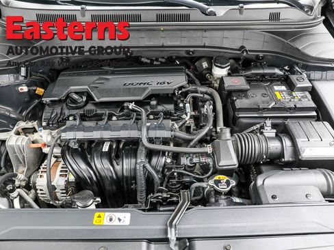 Used 2022 Hyundai Kona SE w/ Winter Weather Package image 7