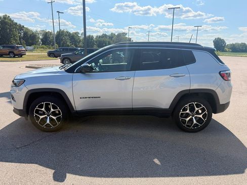 Used 2025 Jeep Compass Limited AWD/4WD image 6