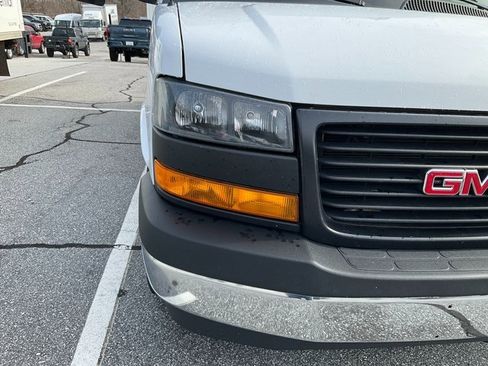 Used 2022 GMC Savana 3500 Work Van w/ Power Convenience Package image 9