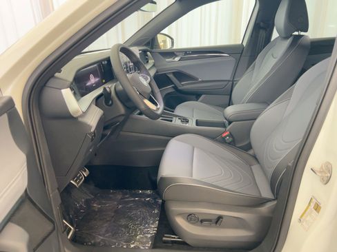 New 2026 Volkswagen Tiguan SE R-Line AWD/4WD image 5
