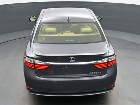 Used 2013 Lexus ES 300h w/ Luxury Pkg image 21