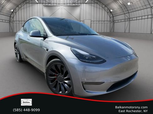 Used 2025 Tesla Model Y Performance image 1