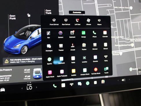 Used 2019 Tesla Model 3 Long Range image 16