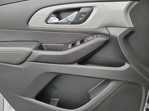 Used 2020 Chevrolet Traverse LS image 29