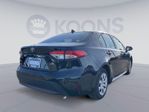 Used 2025 Toyota Corolla LE image 7