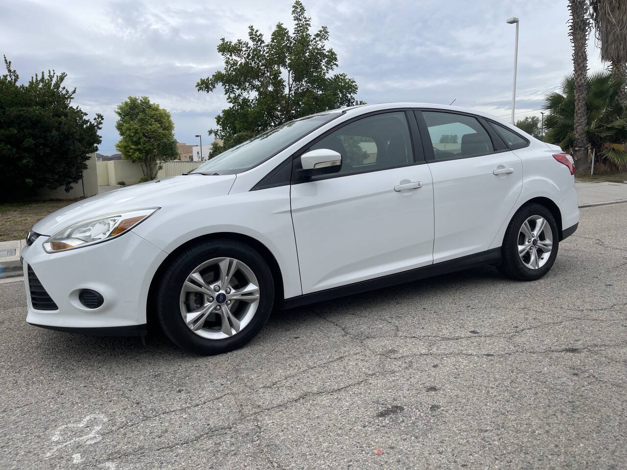 Used 2014 Ford Focus SE FWD image 1