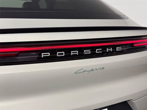 Certified 2026 Porsche Cayenne Coupe AWD/4WD image 17