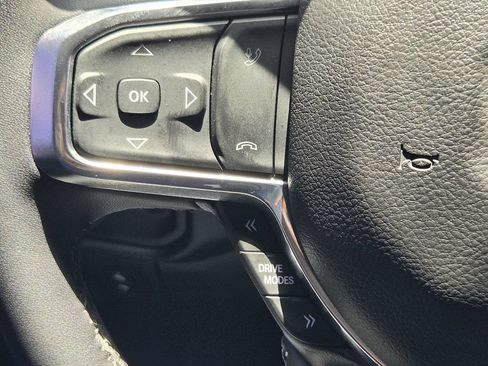 Used 2025 RAM 1500 Laramie AWD/4WD image 23