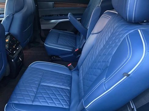 New 2026 Cadillac Vistiq Premium Luxury AWD/4WD image 12