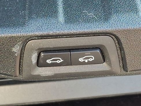 Used 2025 BMW X5 xDrive50e w/ Climate Comfort Package image 28