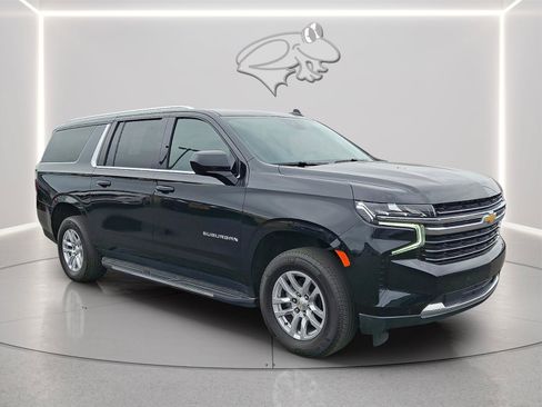 Used 2024 Chevrolet Suburban LT AWD/4WD image 6