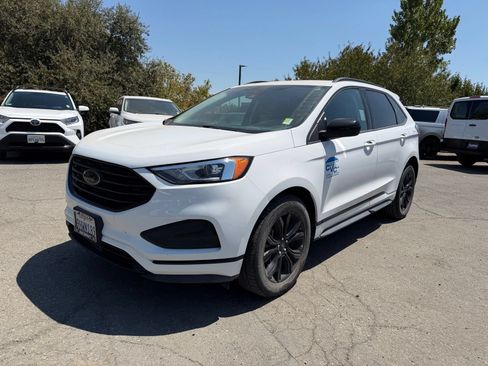 Used 2023 Ford Edge SE w/ Black Appearance Package AWD/4WD image 1